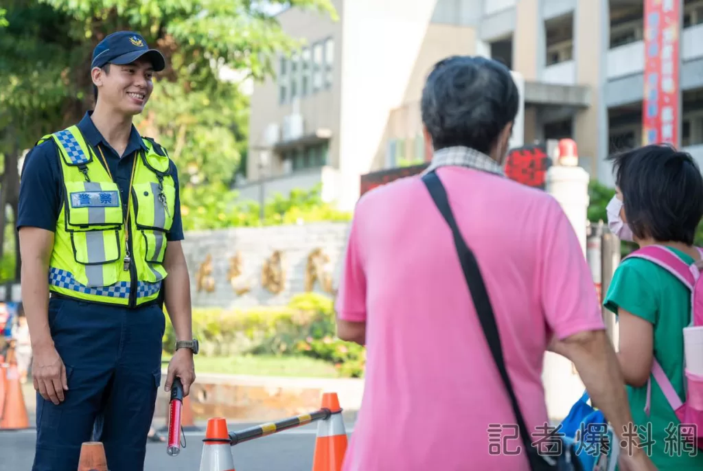 警護童照大歪樓- 媽媽暴動「以後我接送小孩」