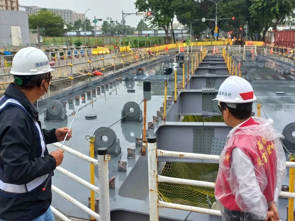 海葵颱風來勢洶洶-林副市長巡視輕軌龍華橋吊裝工程及防汛整備