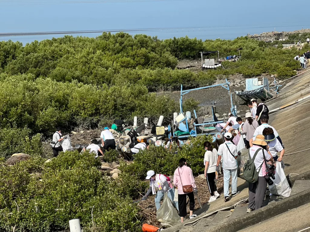 邀集醫護環保愛地球　光田醫院淨灘邁入第9年　