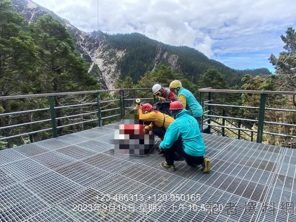 北部男登山客爬玉山不適-直升機緊急吊掛救援