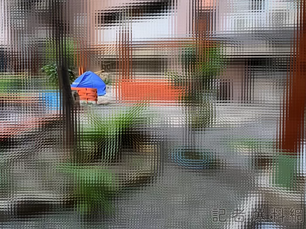 高雄前鎮驚傳墜樓-62歲翁從8樓跌落撞遮雨棚掉地不治