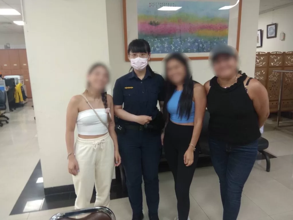 英文超厲害！外籍生稱超讚｜中和女警快速幫外籍學生找到手機