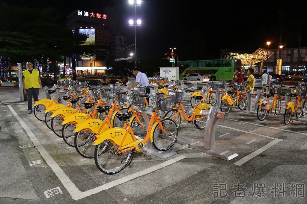 騎ubike要戴安全帽？-嘉義學生騎單車遭員警攔查登記惹議