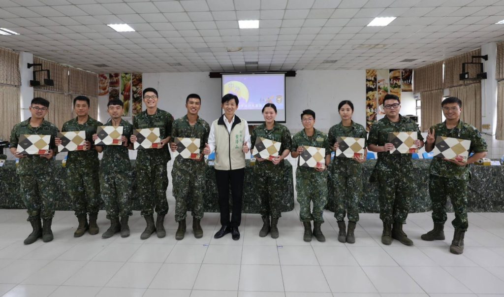 感謝國軍防疫辛勞！中秋節前夕副市長葉澤山率團赴陸軍三九化學兵群