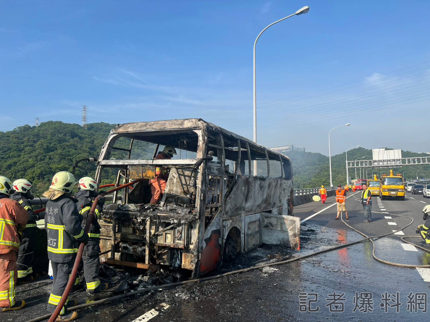 426200 | 大客車,起火,國道 記者爆料網